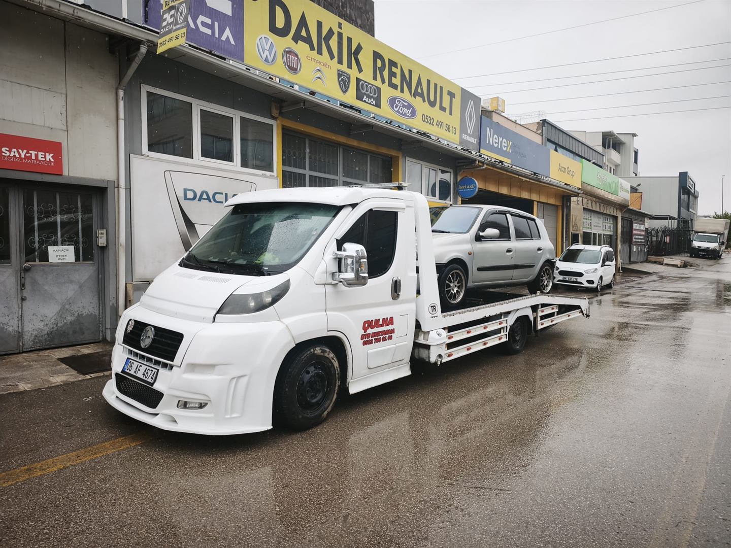 Arıza yapan araç için oto kurtarma çalışması